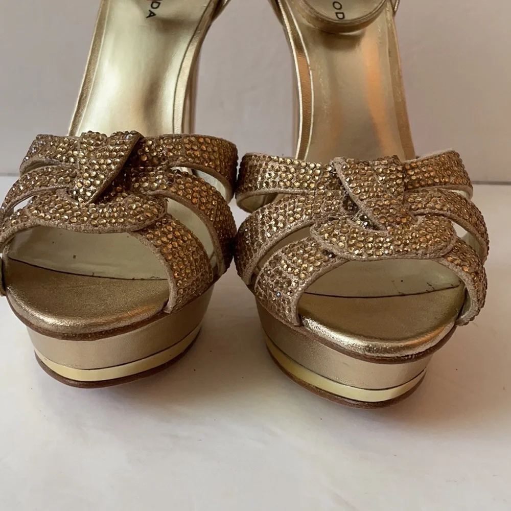 Pelle Moda metallic platinum gold heels - Picture 5 of 8
